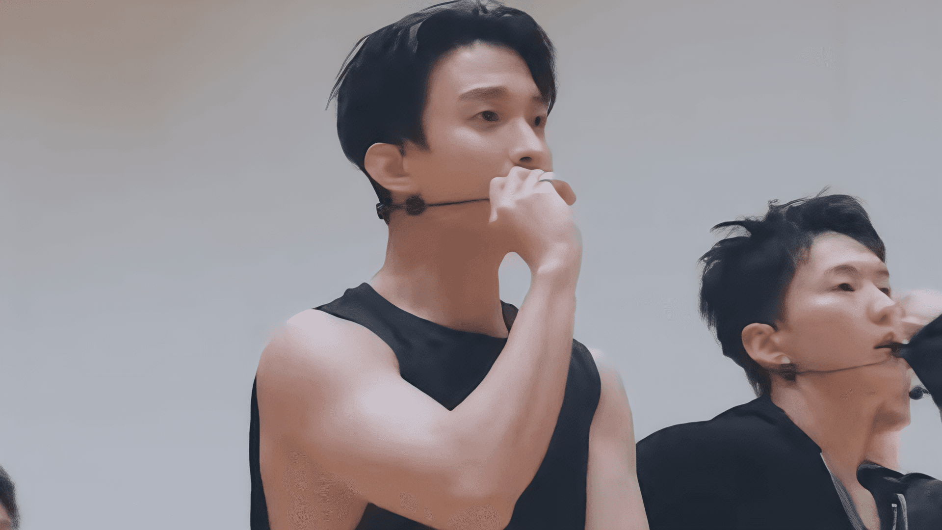 La fiesta de escucha del 10.º aniversario de SEVENTEEN abre una semana de celebraciones HAPPY BURSTDAY