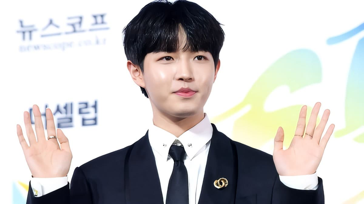 Kim Jaehwan de Wanna One Encuentra Calma en la Construcción de Terrarios Tras su Baja Militar
