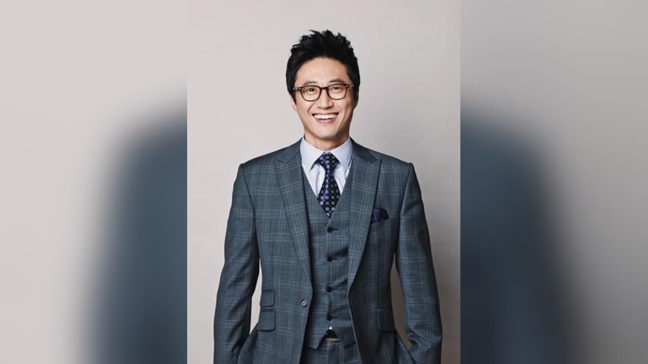 Park Shin-yang recrea la icónica serenata de 'Lovers in Paris' en Running Man