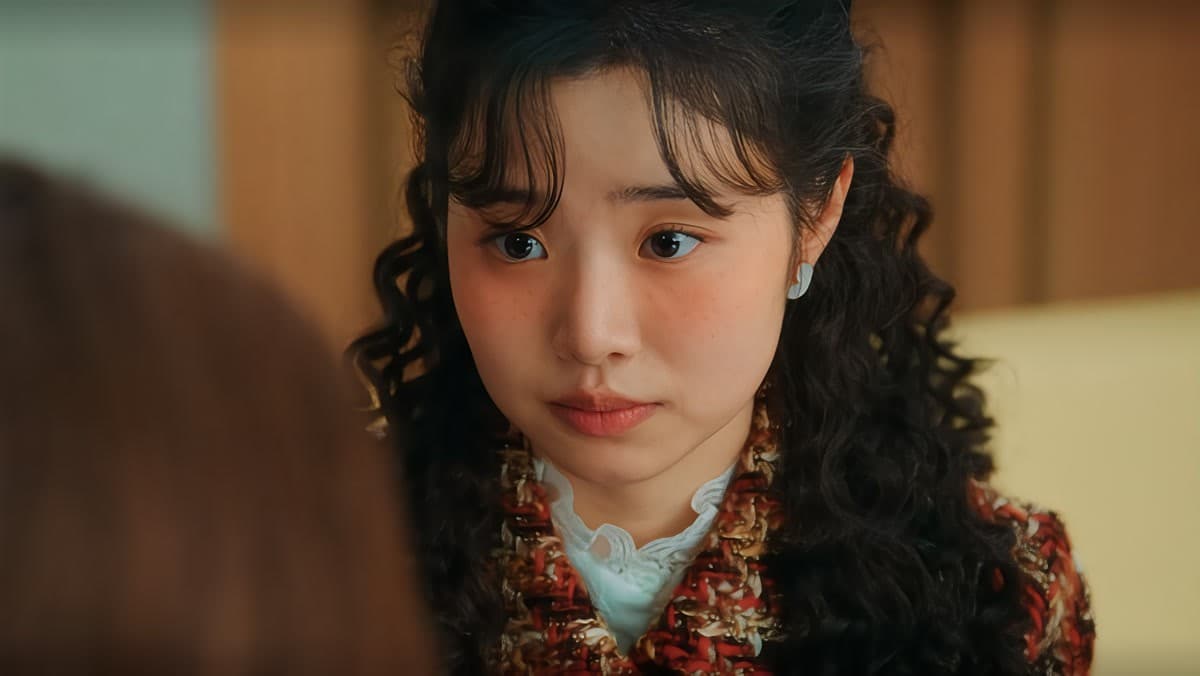 La Verdadera Razón por la que Choi Ji-soo, Estrella de Undercover Miss Hong, Sigue Trabajando a Tiempo Parcial