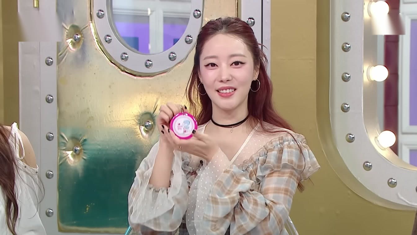Ko Woo Ri de Rainbow anuncia su primer embarazo