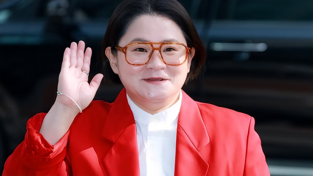 Kim Shin Young se convierte en la primera miembro femenina fija de Knowing Bros en 11 años