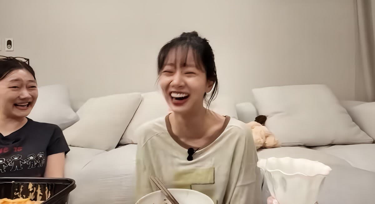 Hyeri Pagó Bonos a su Equipo — y la Historia Se Volvió Viral