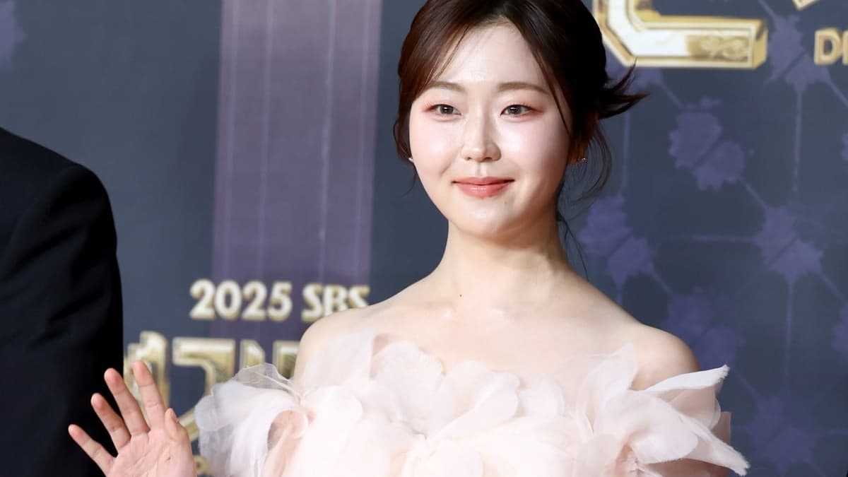 Byun Woo-seok felicita a su co-estrella Seo Hye-won por su matrimonio: "Estoy muy feliz por ti"