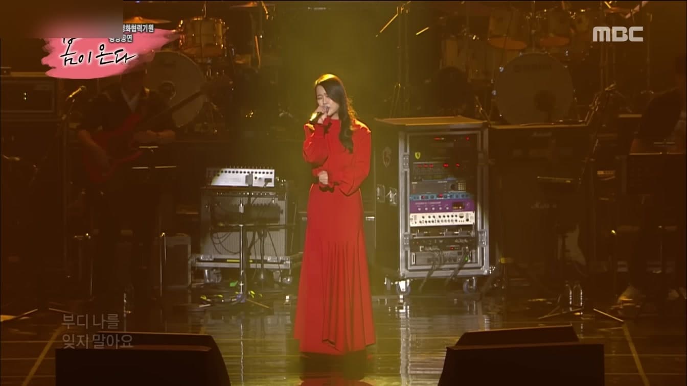 "Me aferré a sus pantalones y supliqué" — La historia de amor real detrás del famoso matrimonio de Baek Ji Young