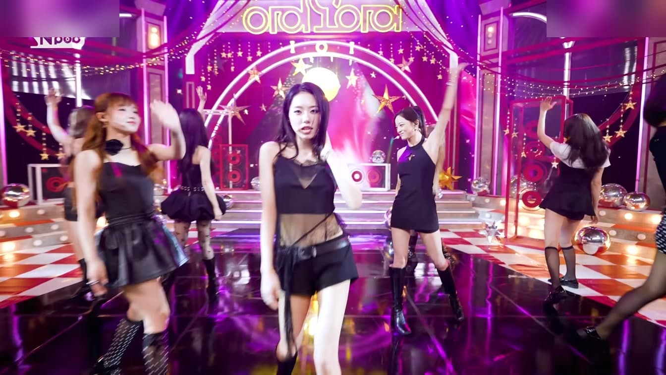 I.O.I emociona a fans con su escenario de 10 aniversario