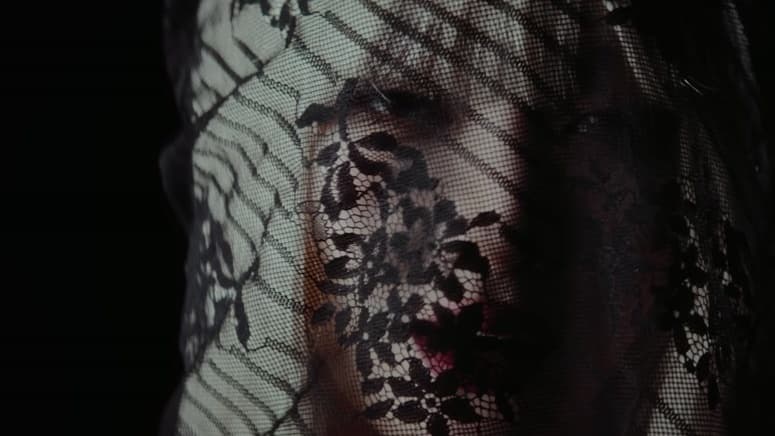 Minnie Debuta en Solitario con Blind Eyes Red: La Fuerza Creativa Silenciosa de (G)I-DLE