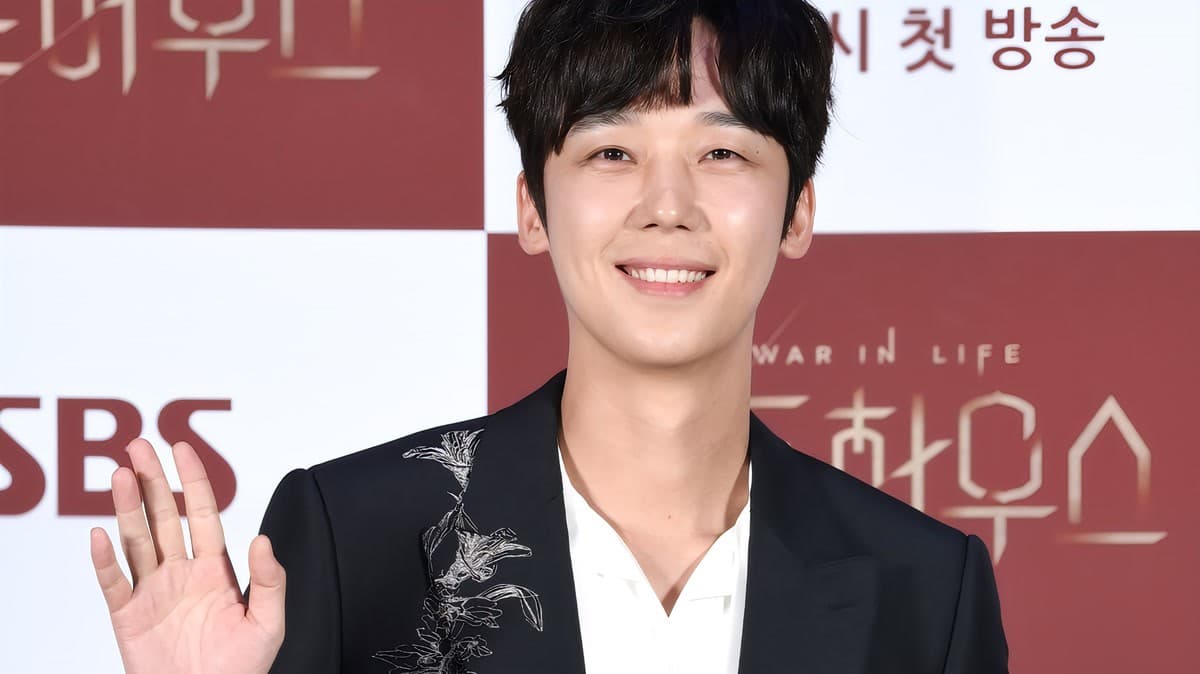 Yoon Jong-hoon ganaba apenas $150 por episodio como extra desconocido — Así fue como se convirtió en la gran…